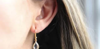 Features to Consider when Choosing the Right Hoop Earrings Right Hoop Earrings