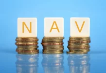How is a mutual fund NAV calculated? Why is it important to calculate NAV in a mutual fund investment?